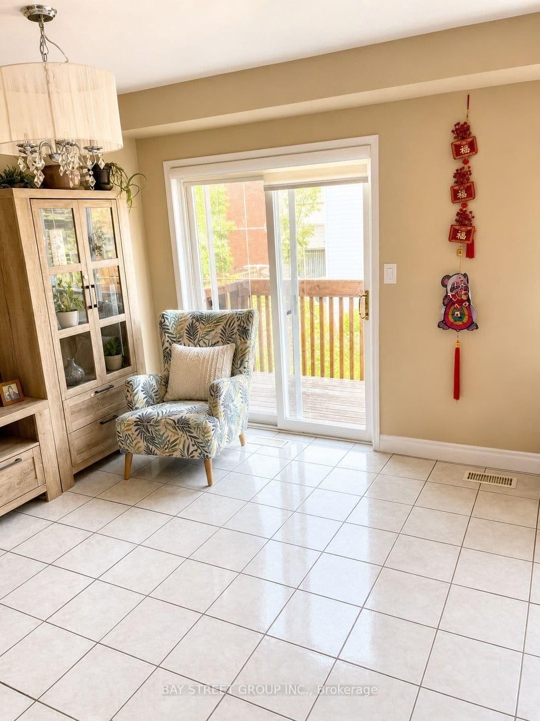 19 Casabel Drive, Unit Upper - Image 2