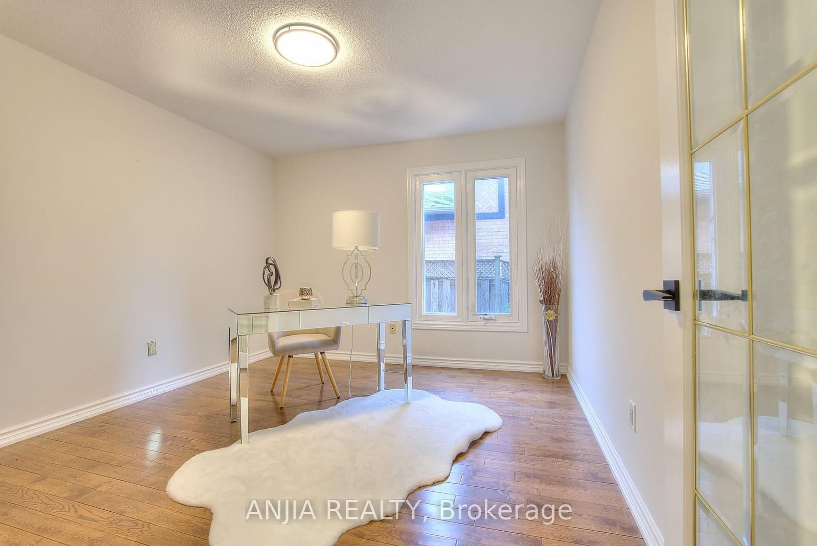22 Chiltern Hill - Image 4