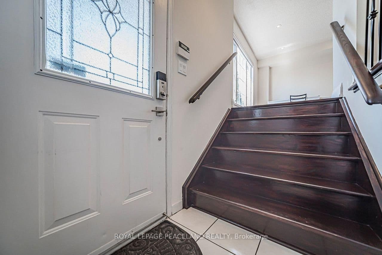 110 Foxfield Crescent - Image 4