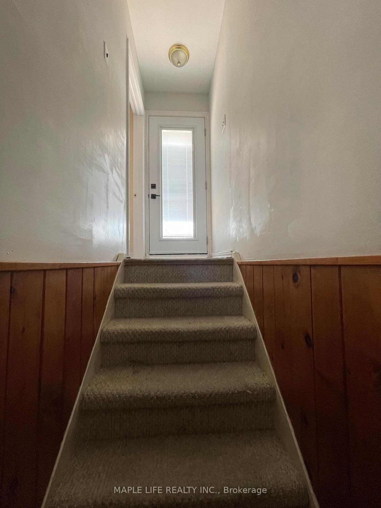 886bsmt Srigley Street - Image 2
