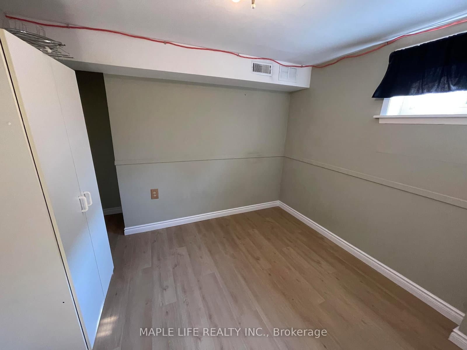 886bsmt Srigley Street - Image 3