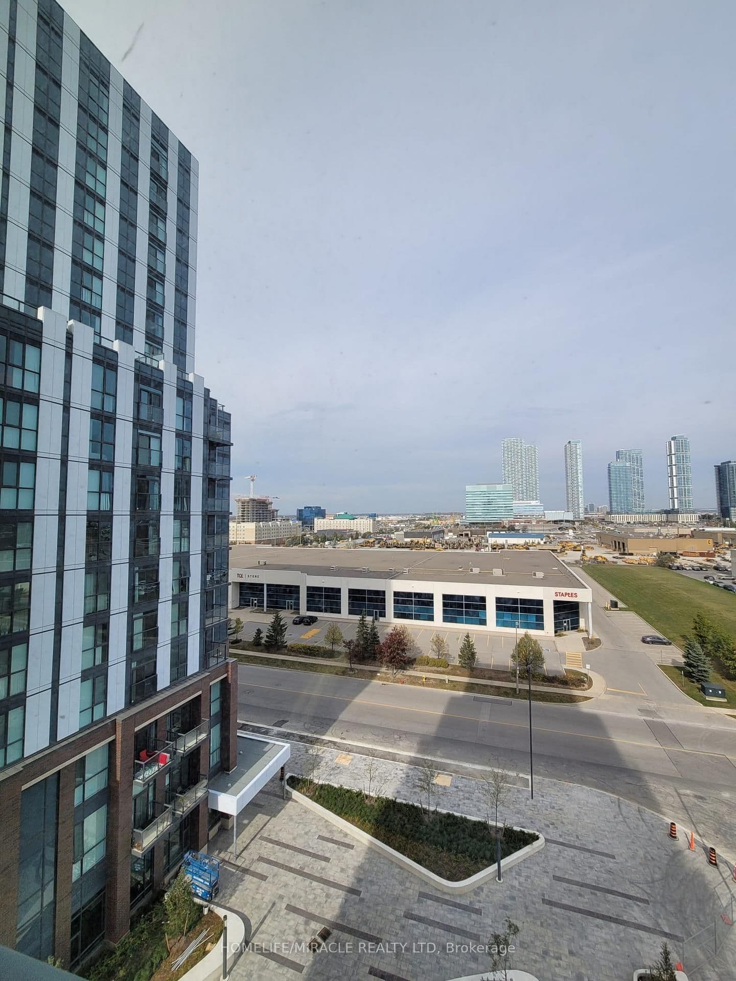 60 Honeycrisp Crescent N, Unit 808 - Image 1