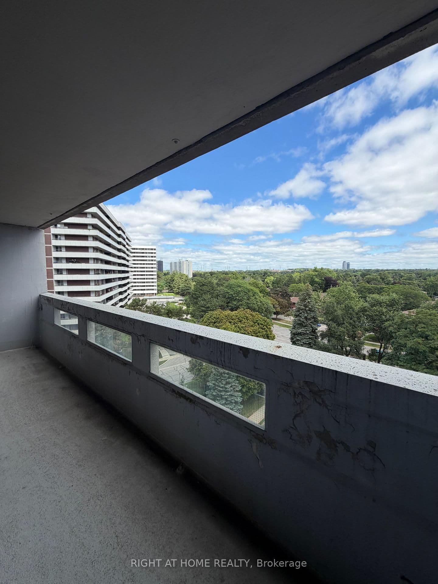 60 Inverlochy Boulevard, Unit 802 - Image 1