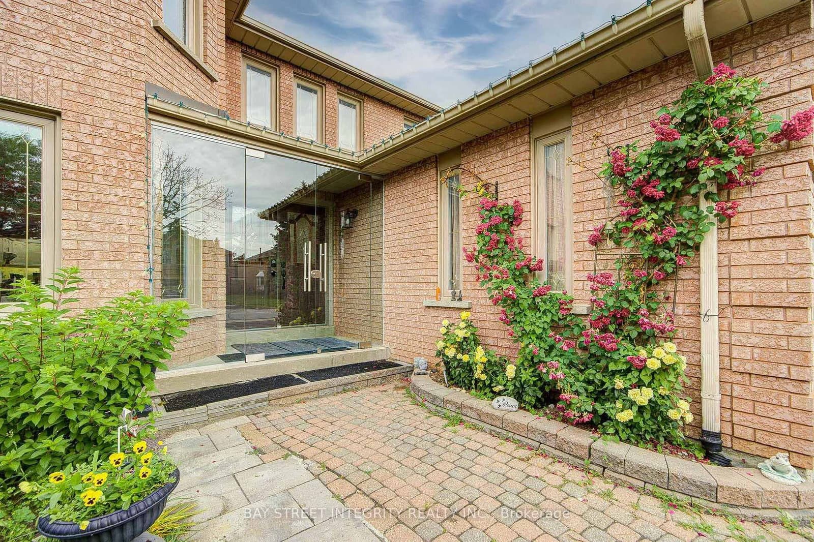 753 College Manor Drive - Image 2