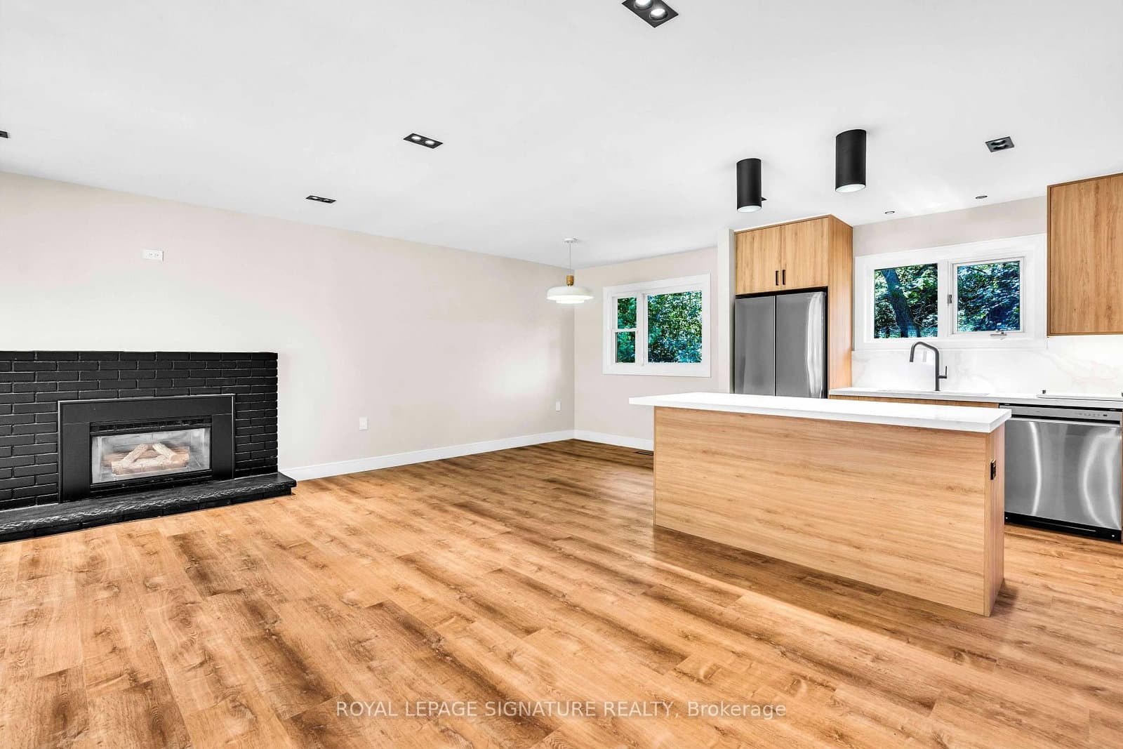 986 Srigley Street, Unit 1 - Image 2