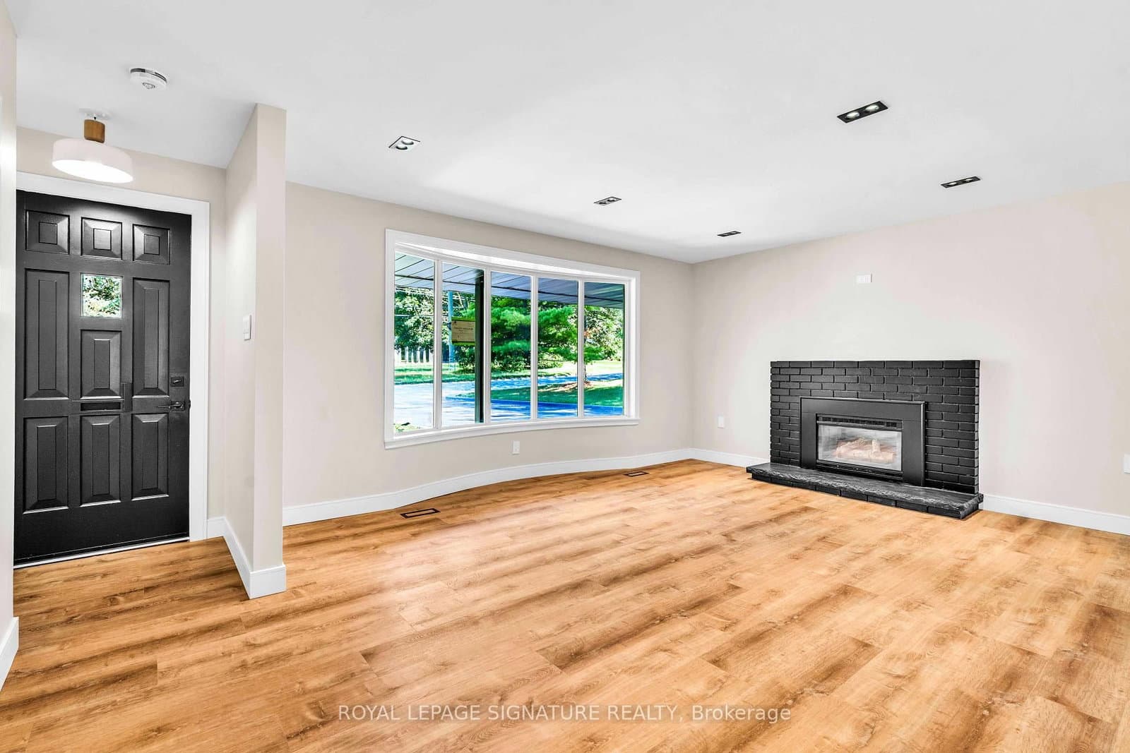 986 Srigley Street, Unit 1 - Image 3