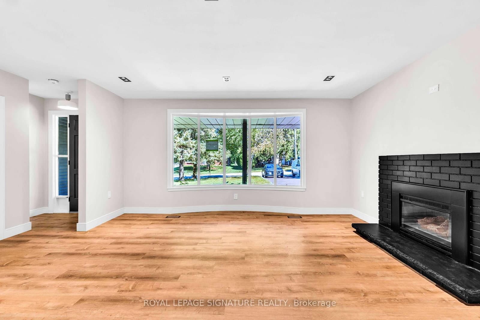 986 Srigley Street, Unit 1 - Image 4
