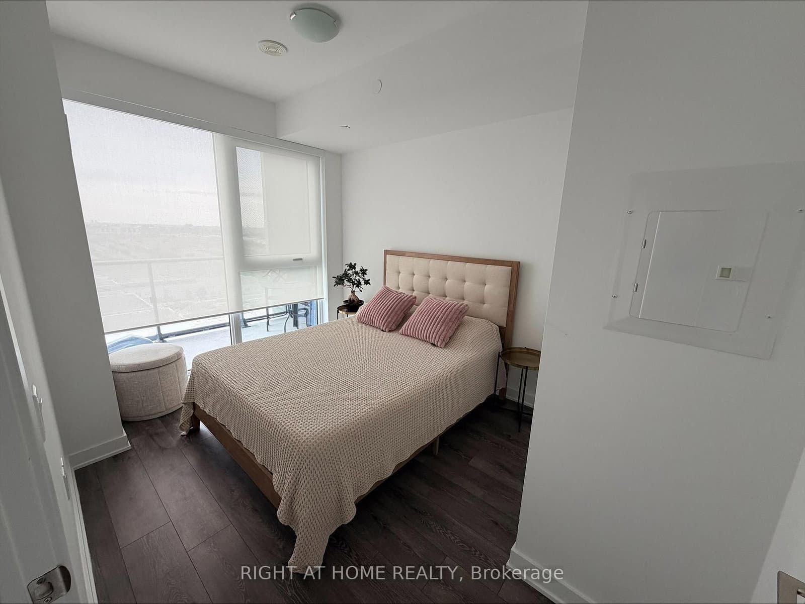 105 Oneida Crescent, Unit 1706 - Image 5