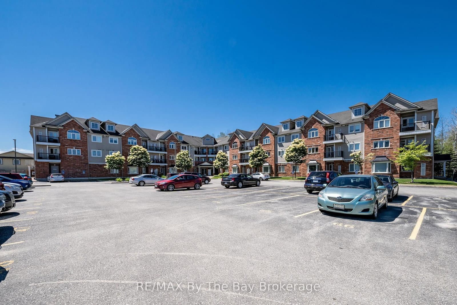 16 Westbury Road, Unit 202 - Image 1