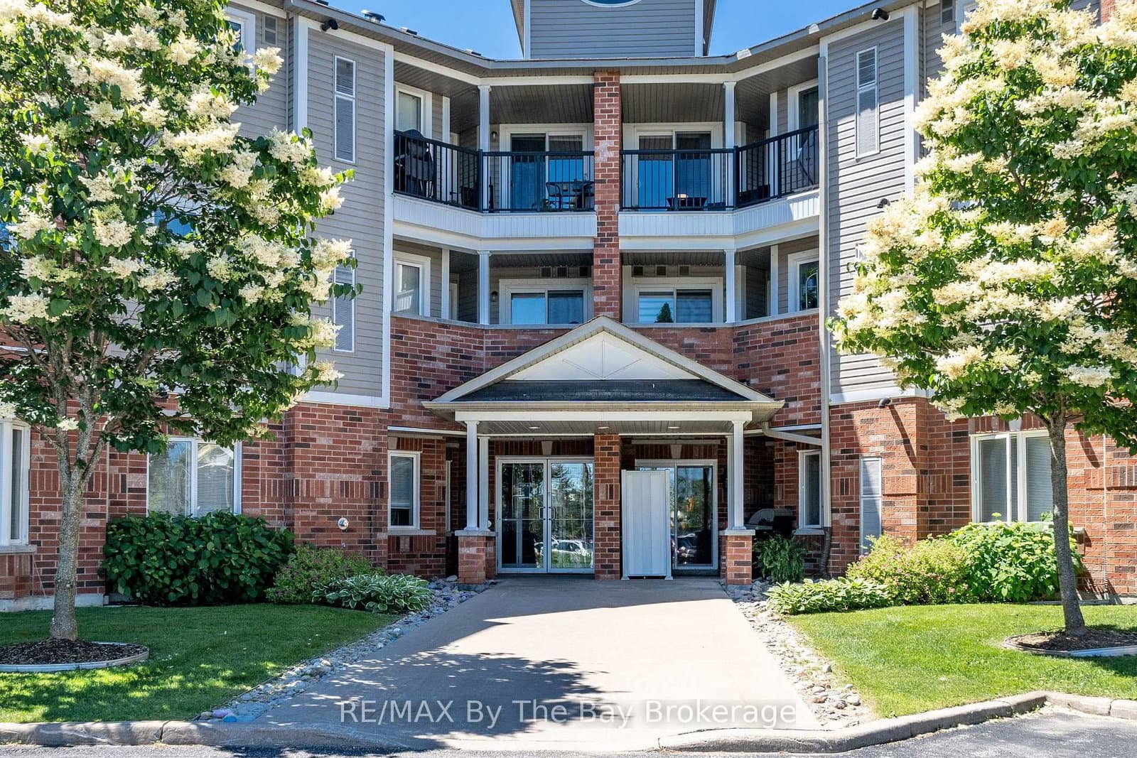 16 Westbury Road, Unit 202 - Image 2