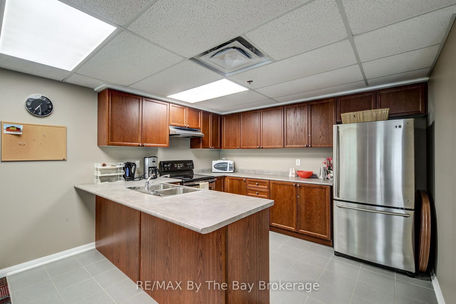 16 Westbury Road, Unit 202 - Image 6