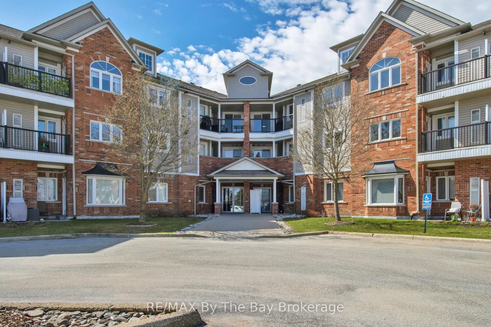 16 Westbury Road, Unit 311 - Image 2