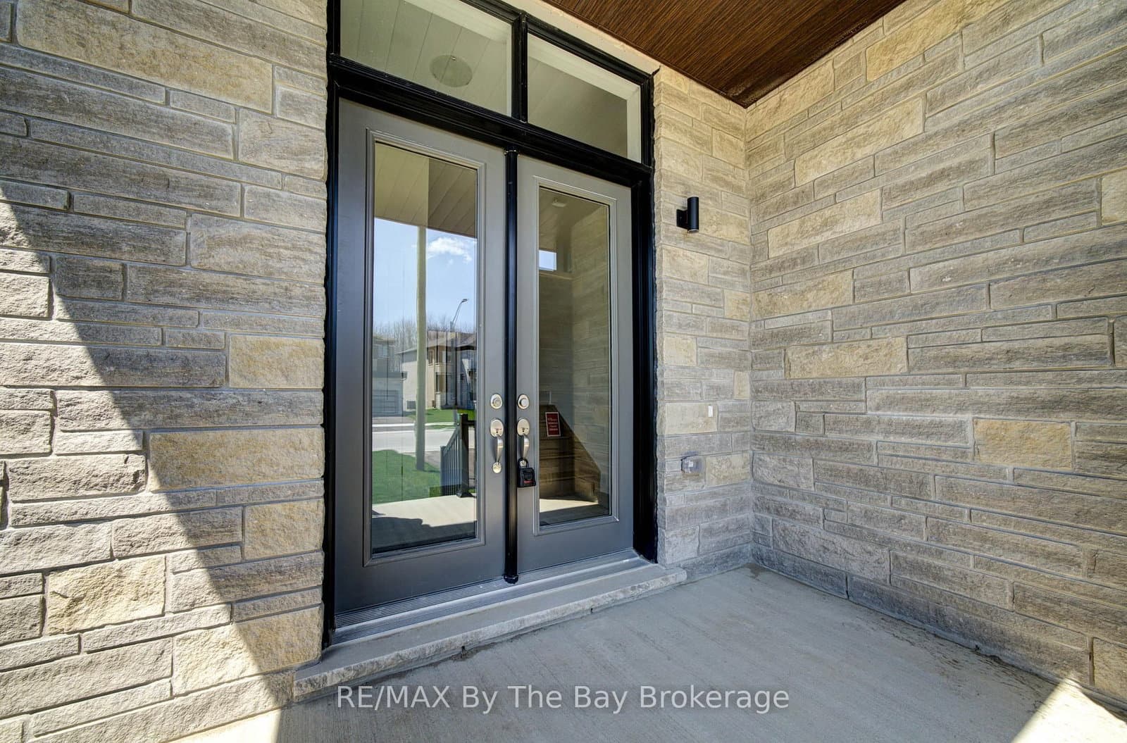 63 Rosanne Circle - Image 2