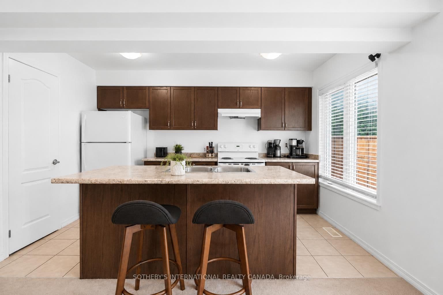 77 Franks Way - Image 6