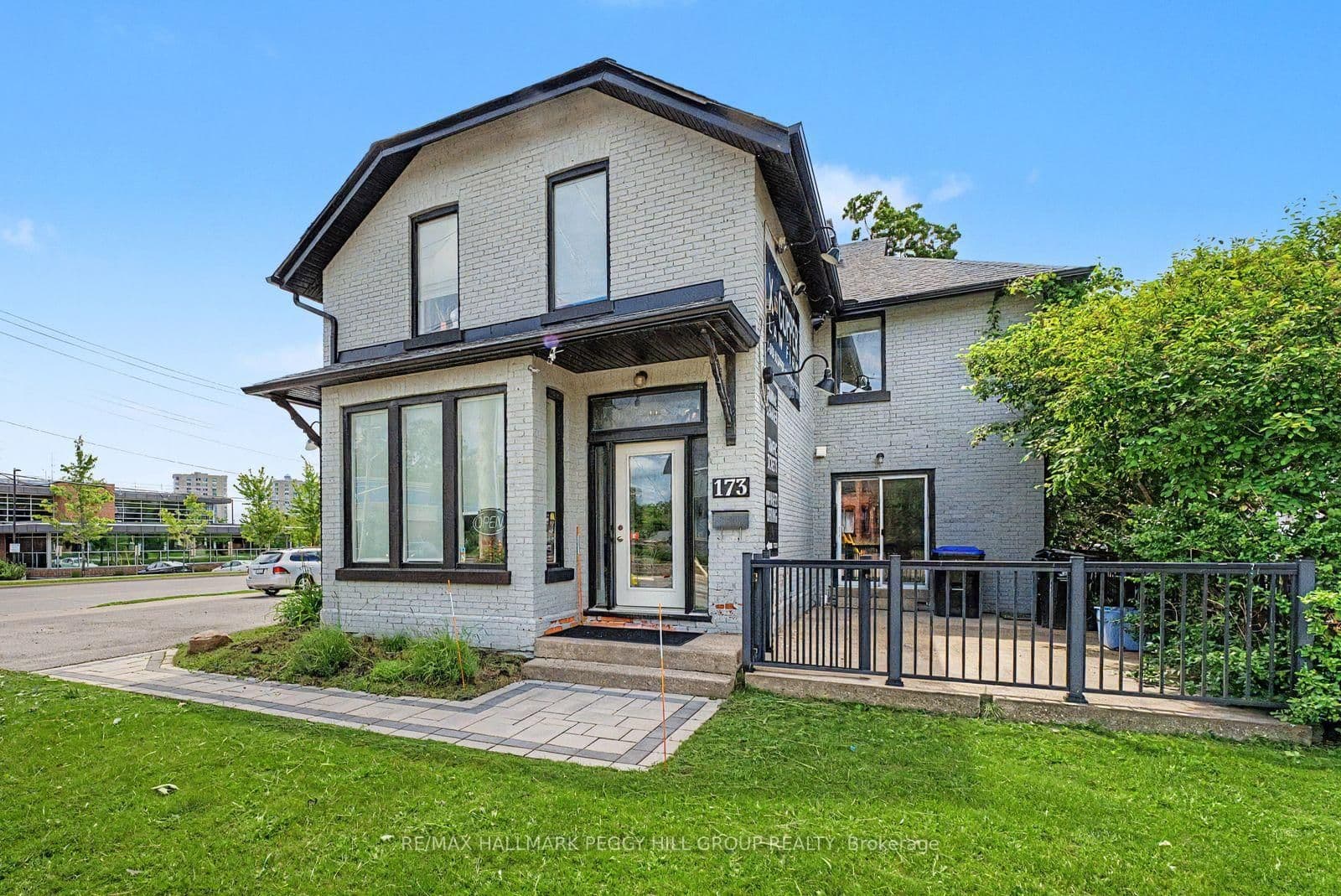 173 Dunlop Street W - Image 1