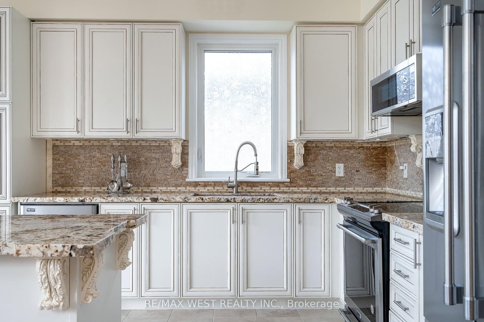 121 Allegra Drive - Image 2