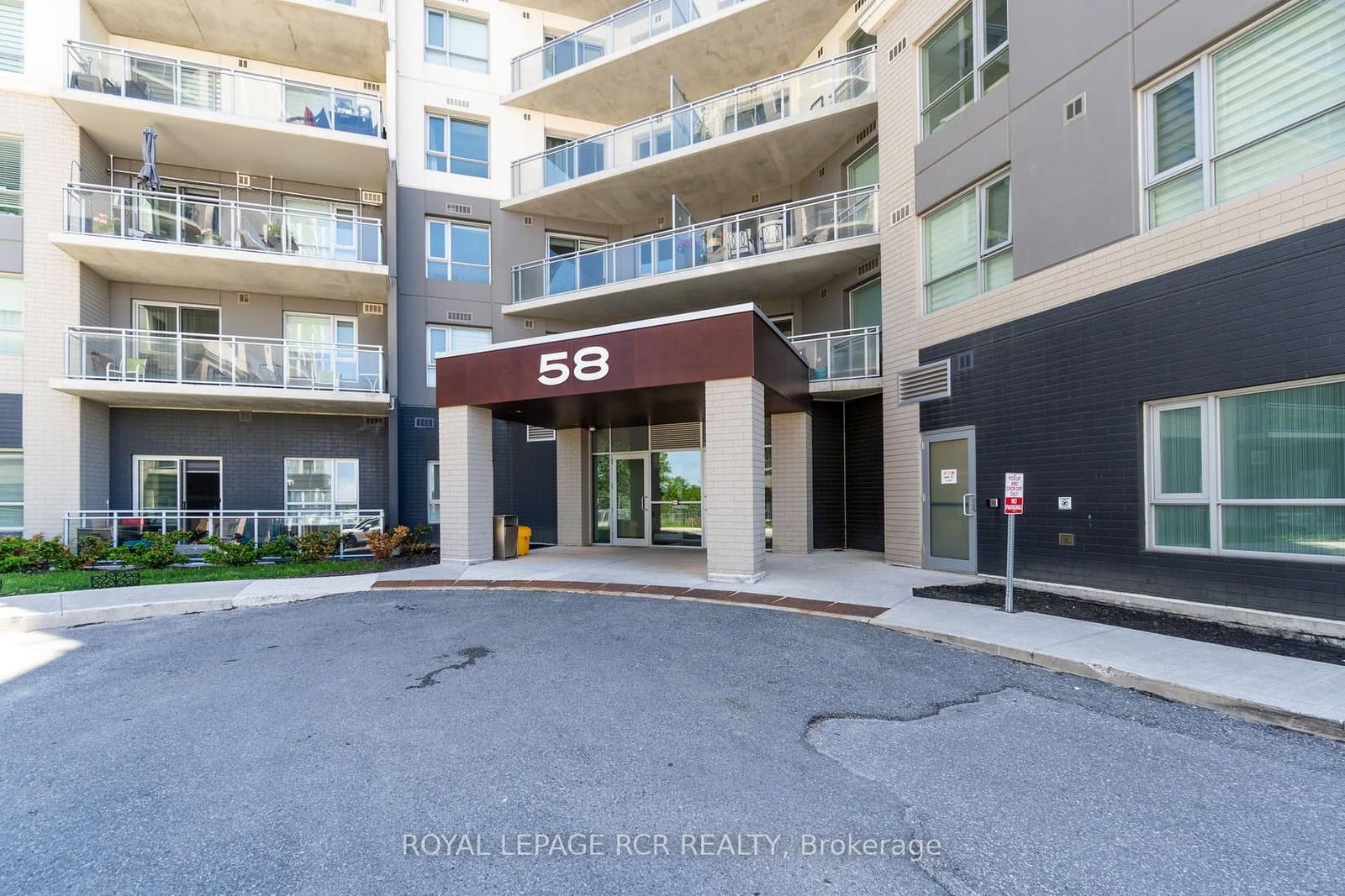 #1112 - 58 Lakeside Terrace