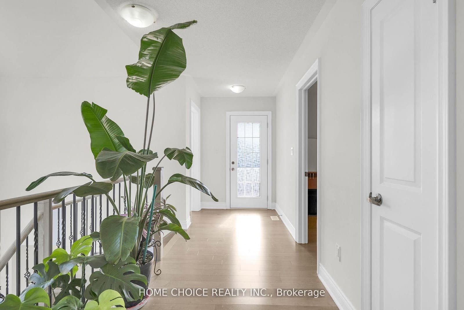 22 Ludlow Drive E - Image 6