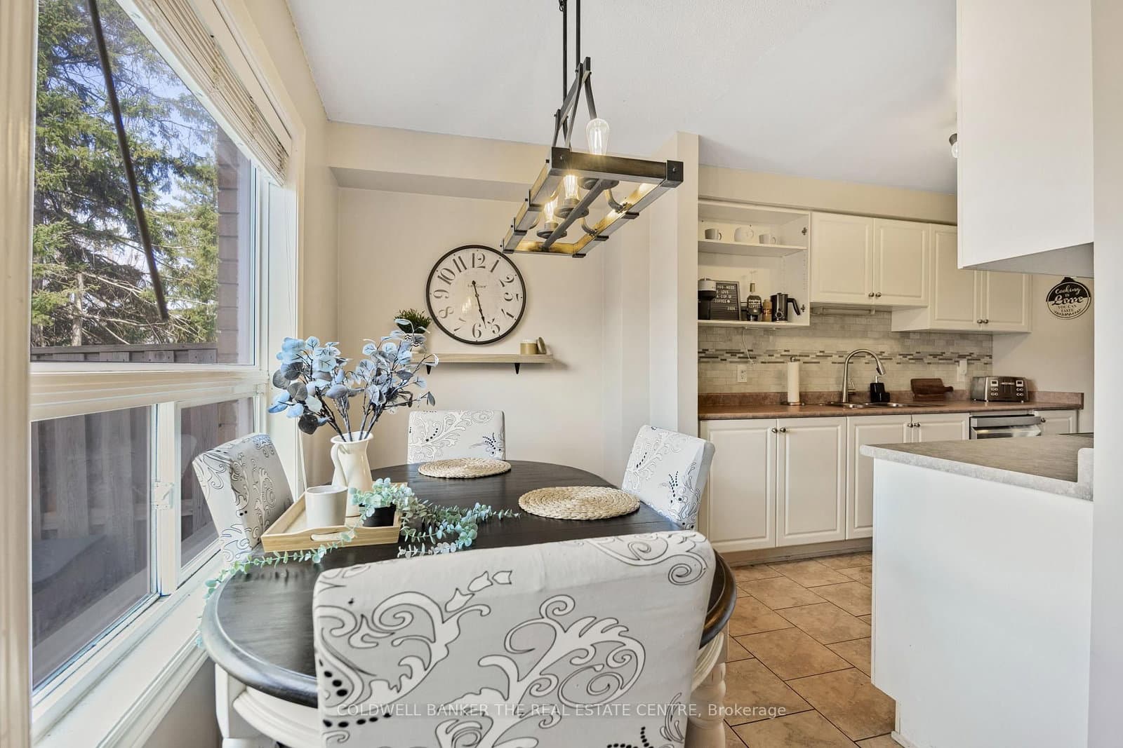 234 Cundles Road E, Unit 10 - Image 2