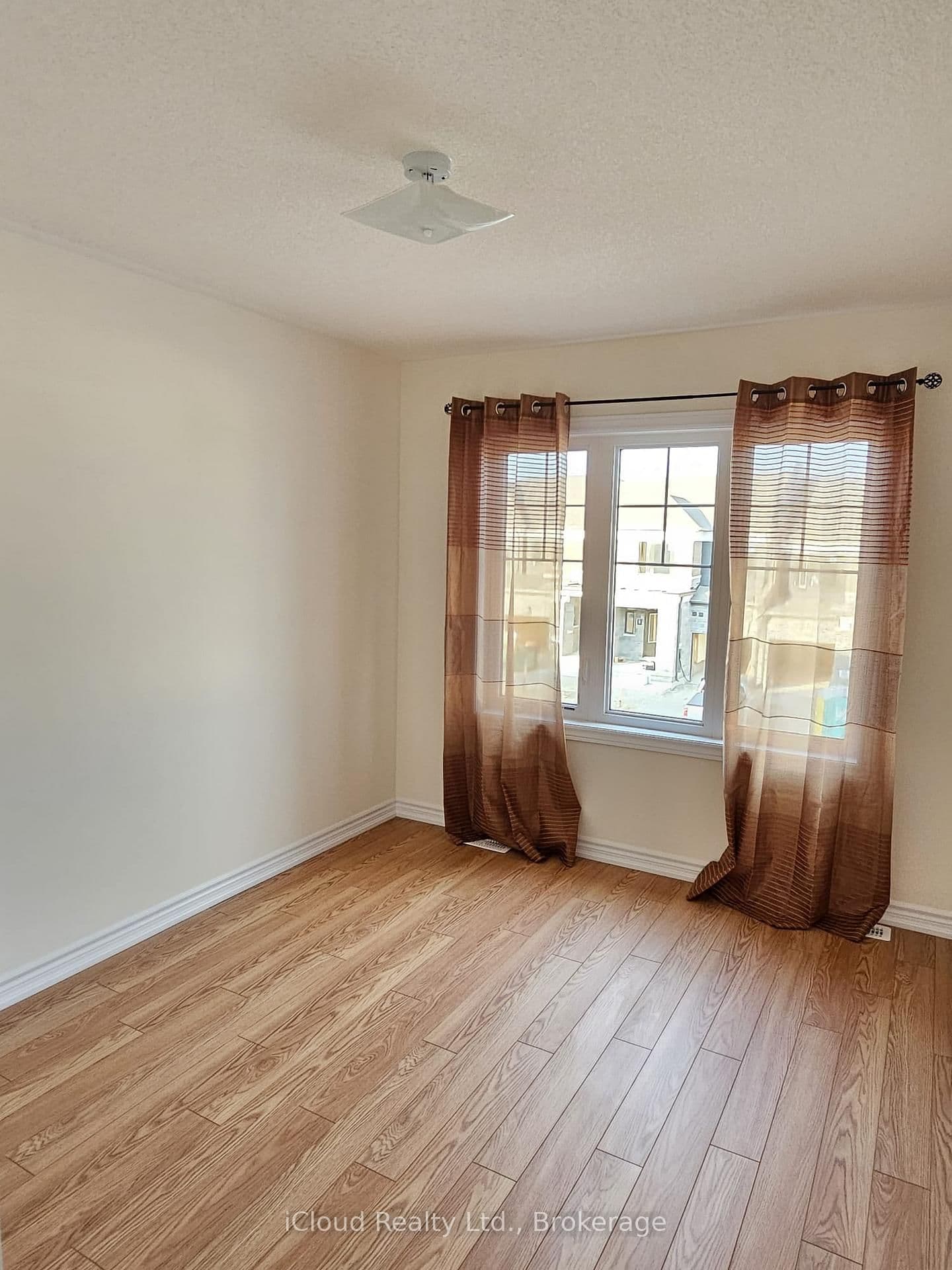 9 Durham Avenue - Image 4