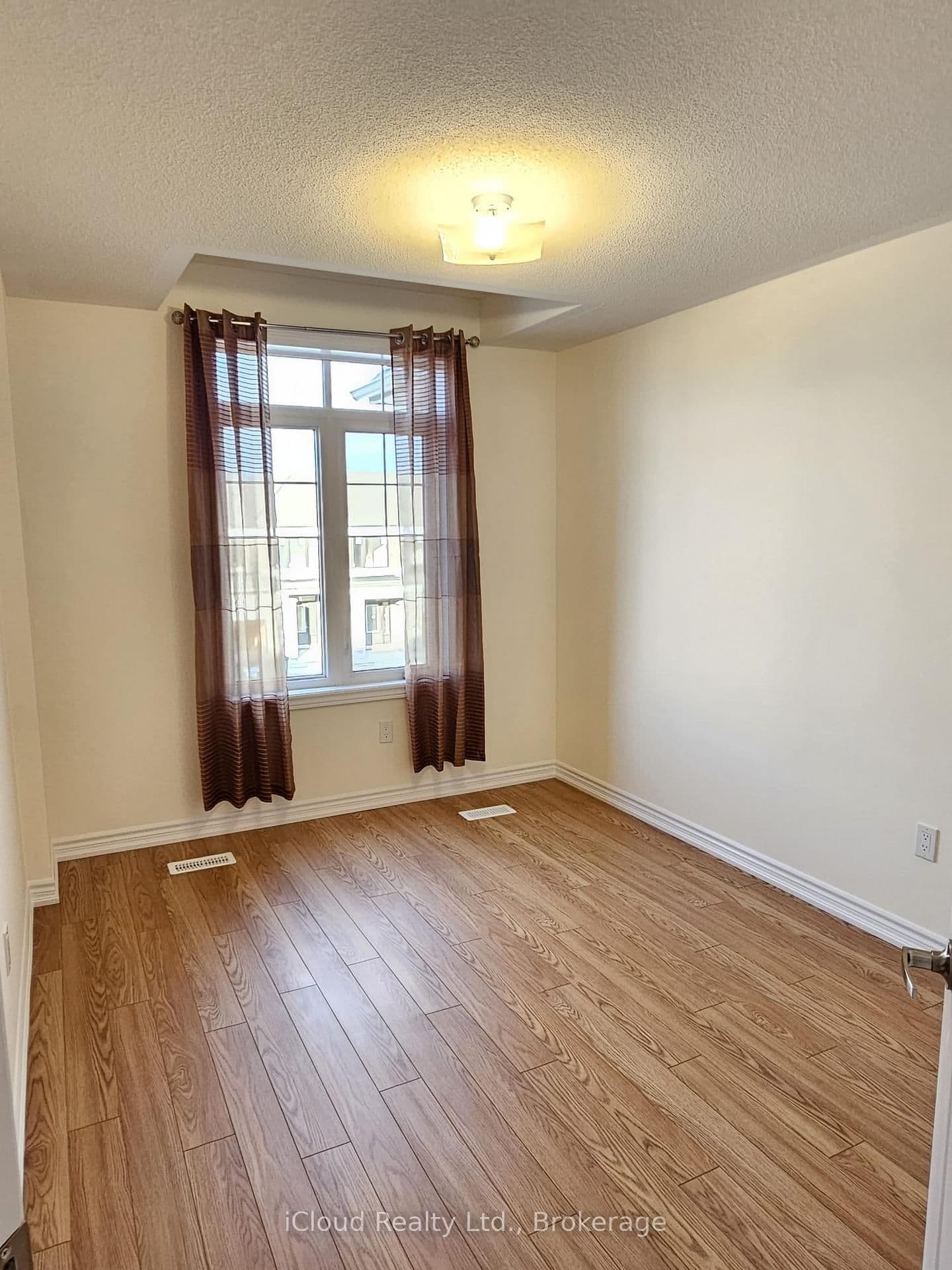 9 Durham Avenue - Image 6