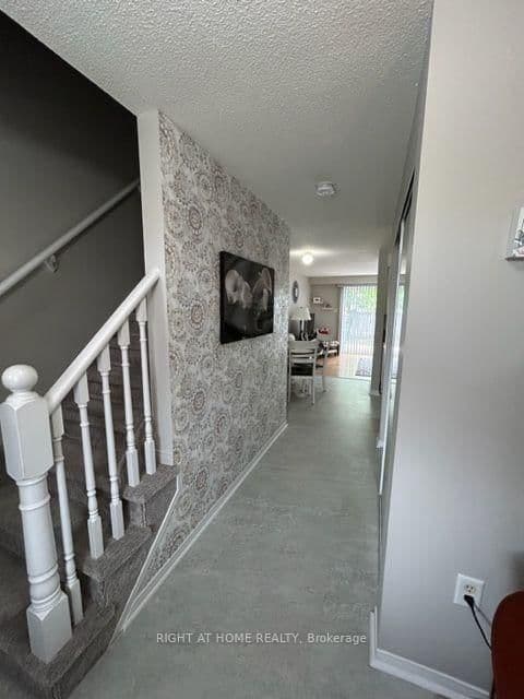 22 Lion's Gate Boulevard - Image 3