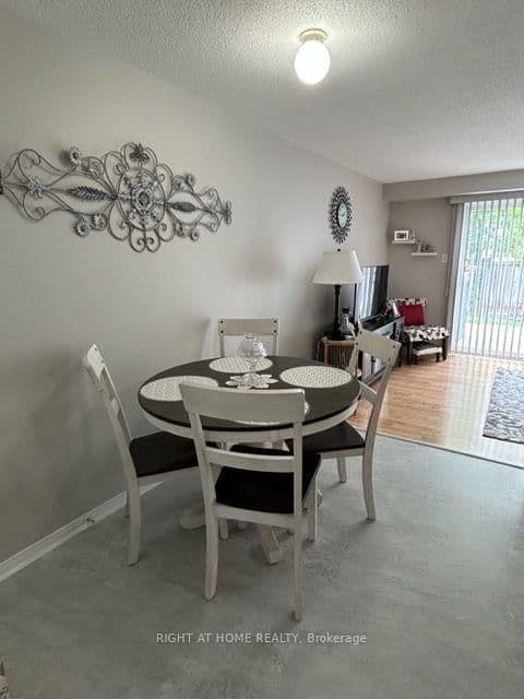 22 Lion's Gate Boulevard - Image 4