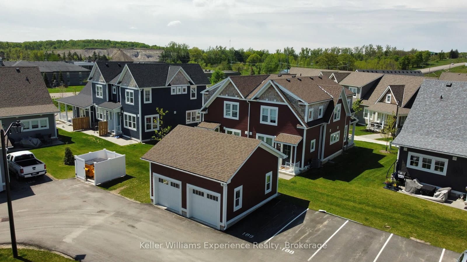 24 DANIELLE Crescent - Image 3
