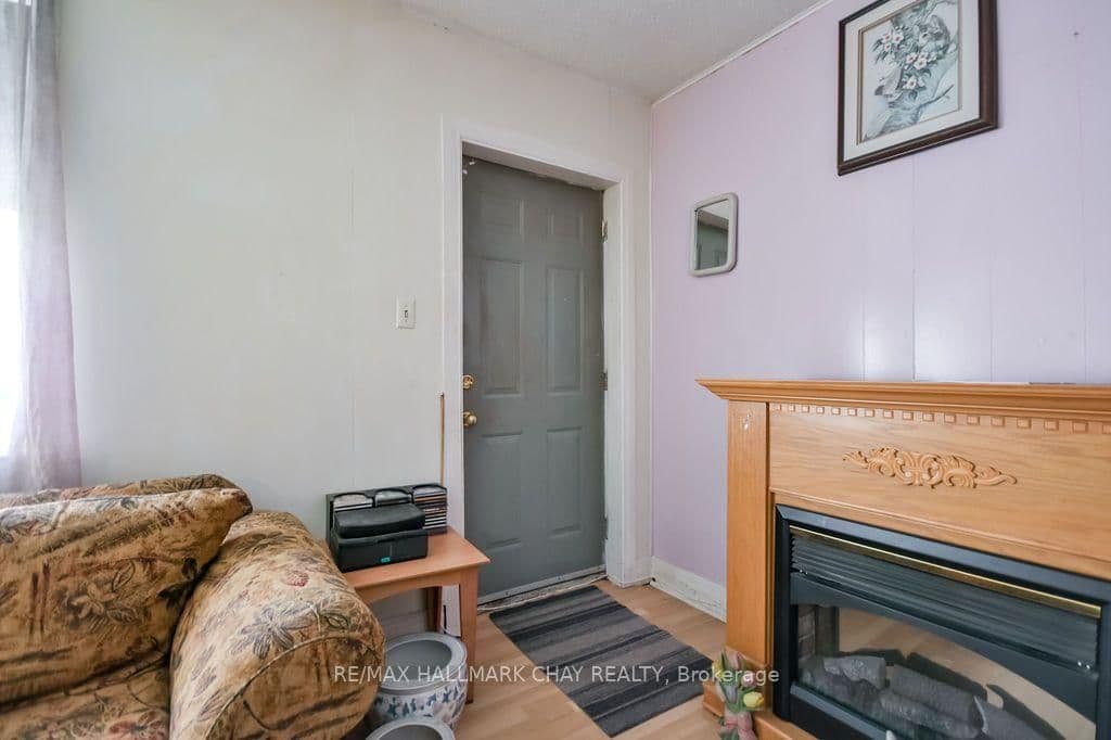168 Anne Street S - Image 3