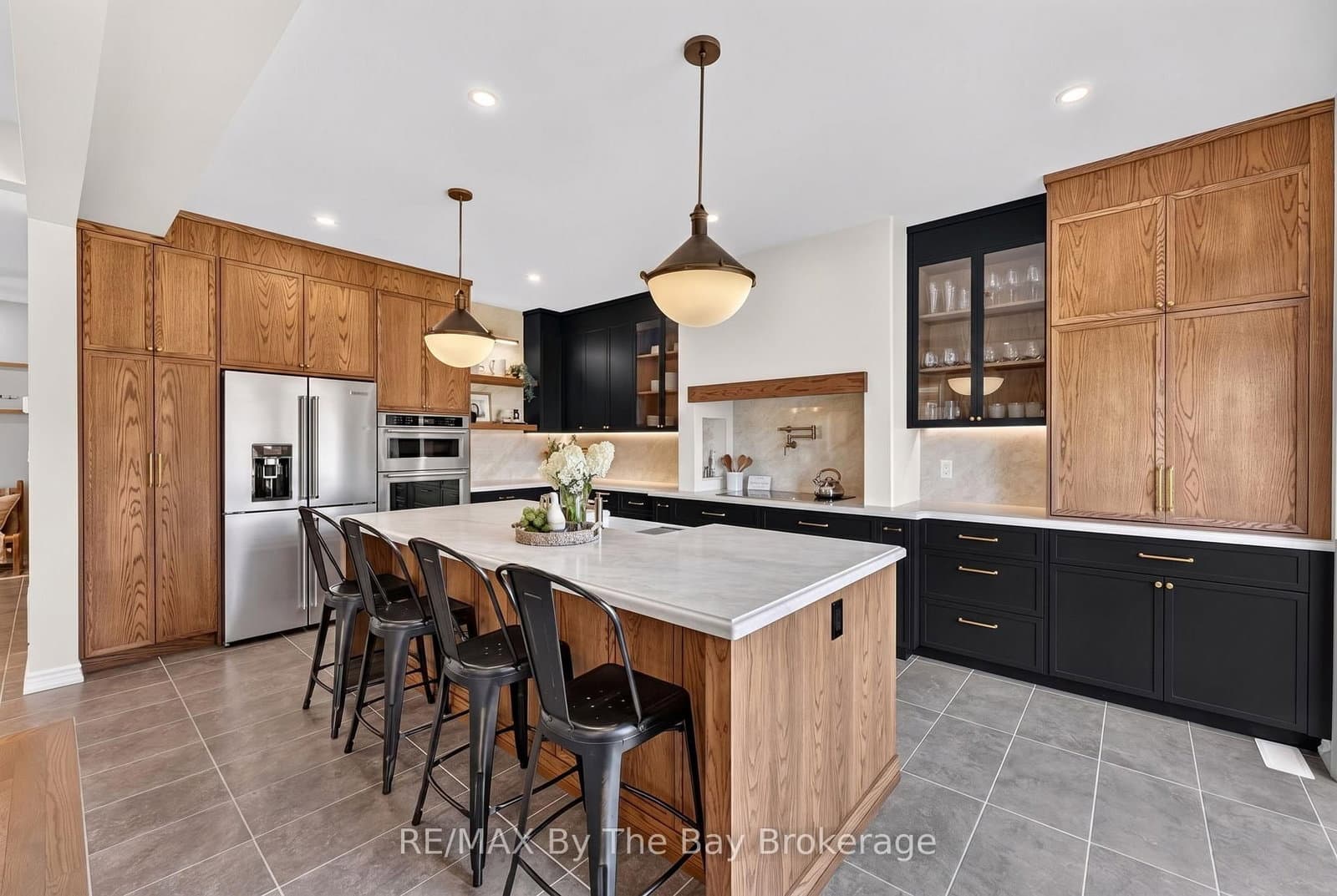 171 Rosanne Circle - Image 2