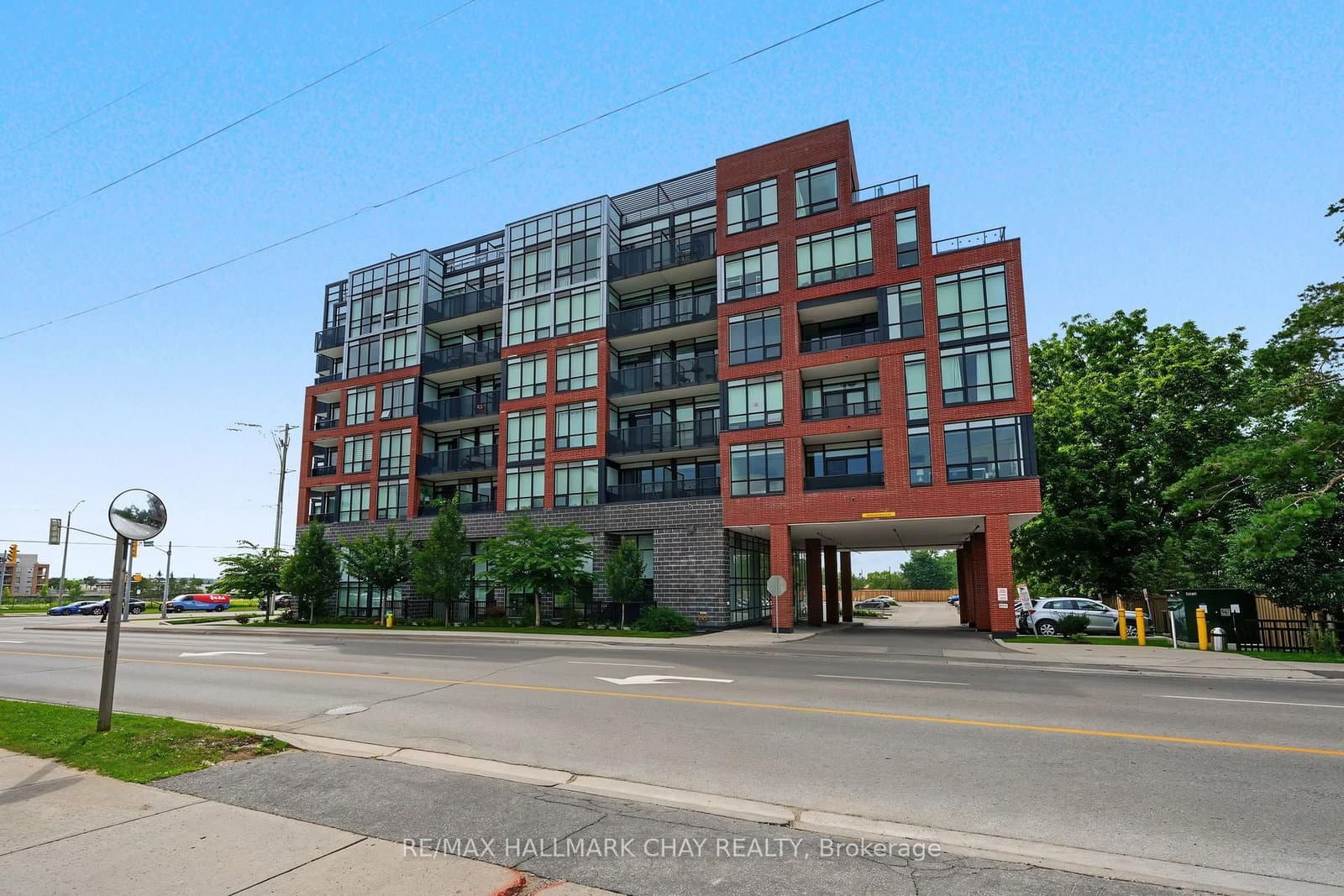 681 Yonge Street, Unit 418 - Image 1