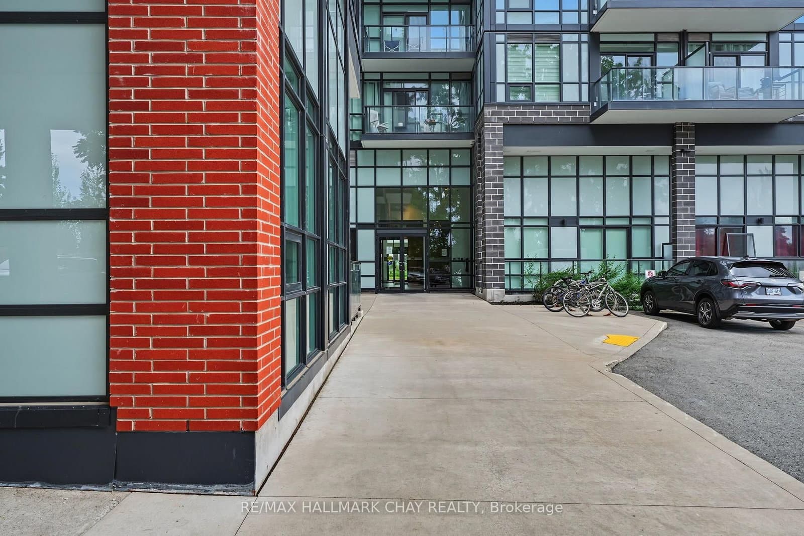 681 Yonge Street, Unit 418 - Image 3