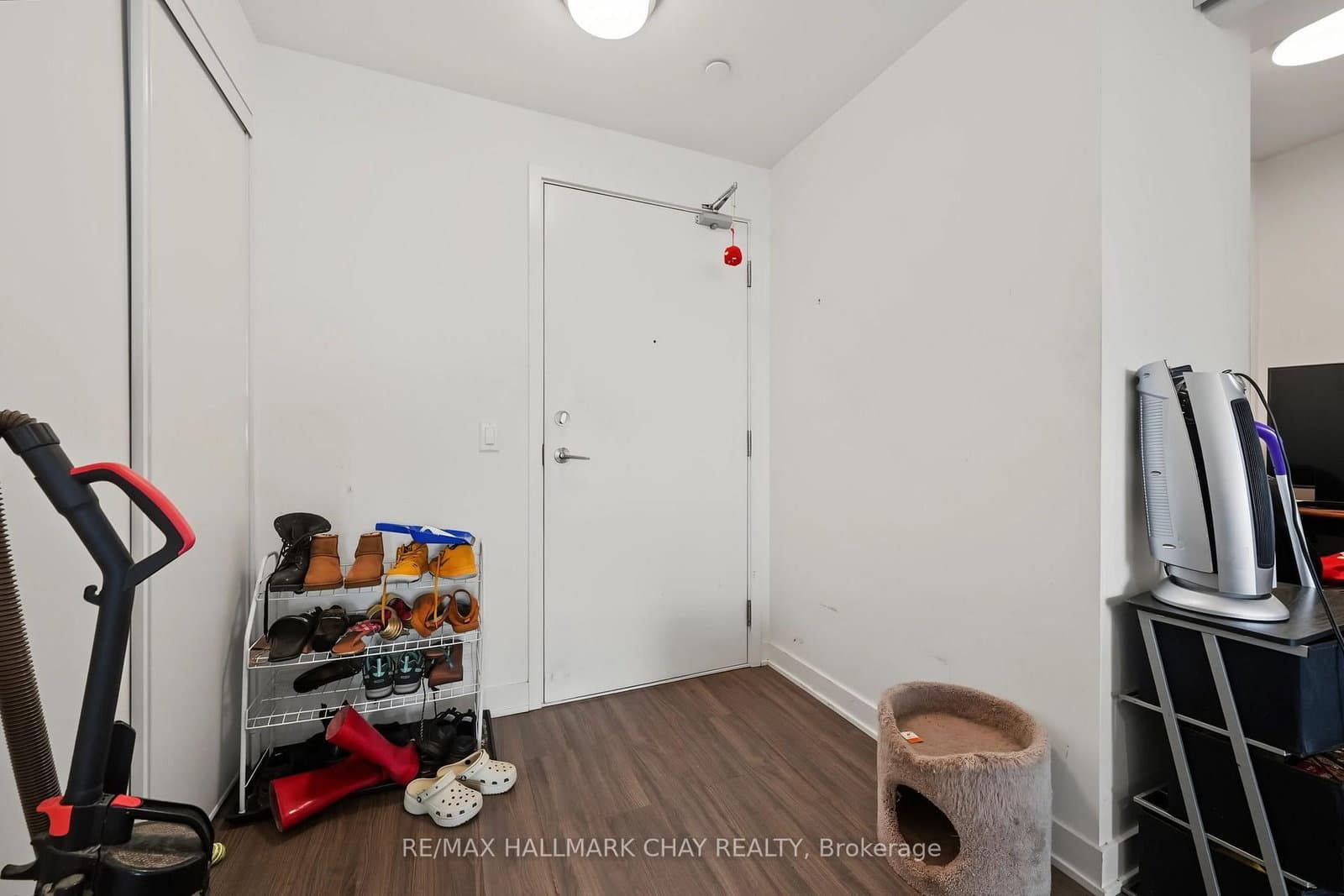 681 Yonge Street, Unit 418 - Image 6