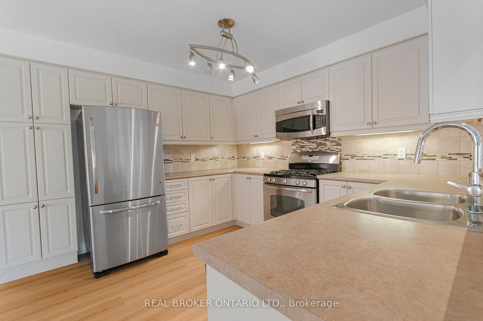 320 Holden Street - Image 4