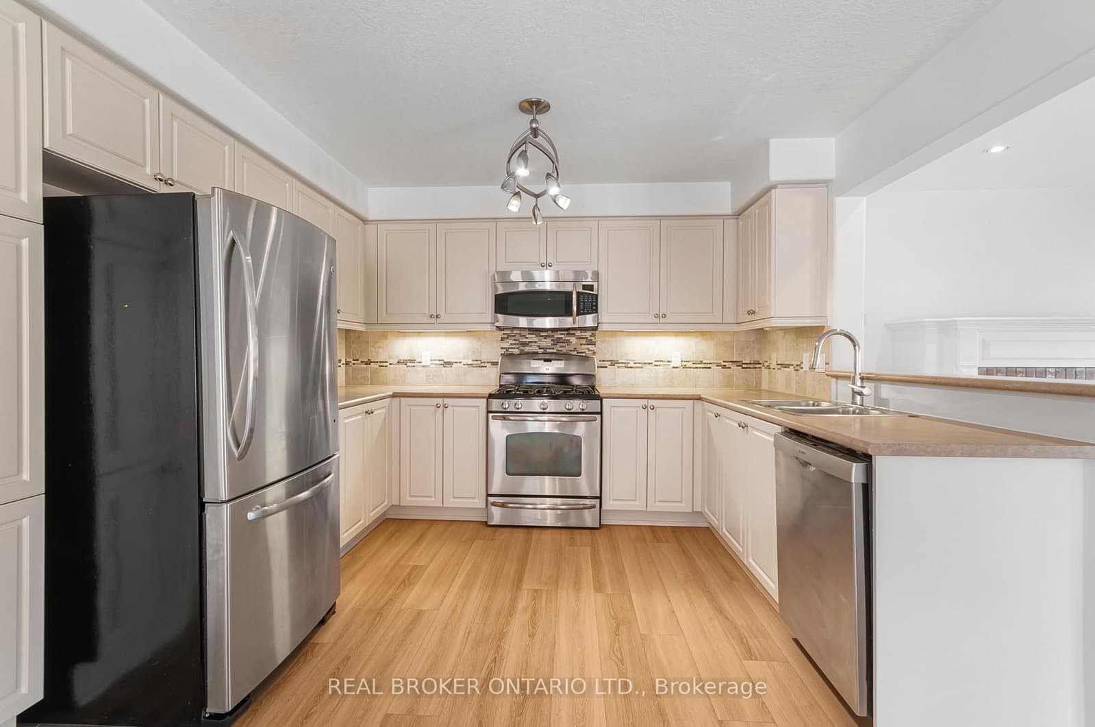 320 Holden Street - Image 6
