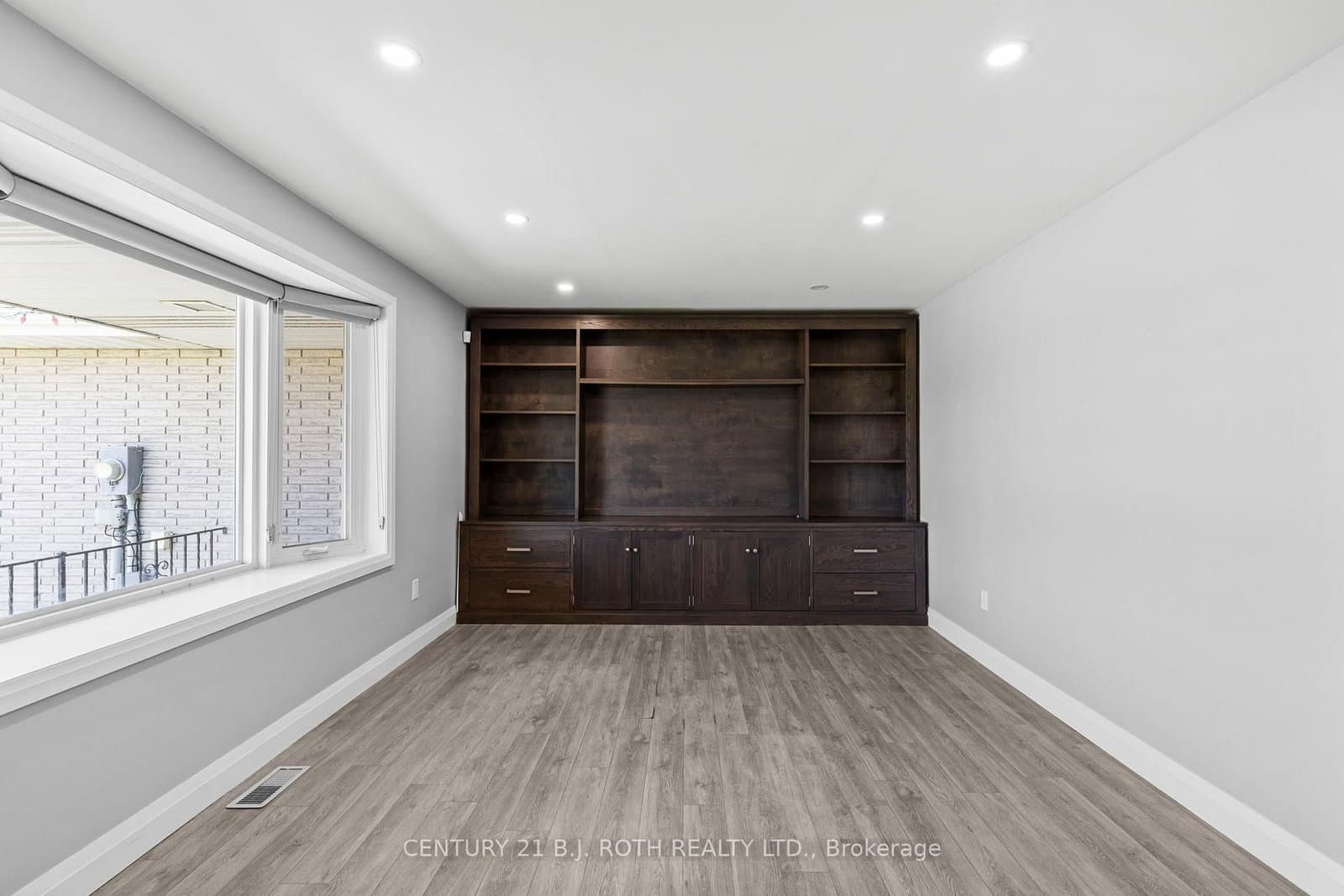 355 Mapleview Drive W - Image 5