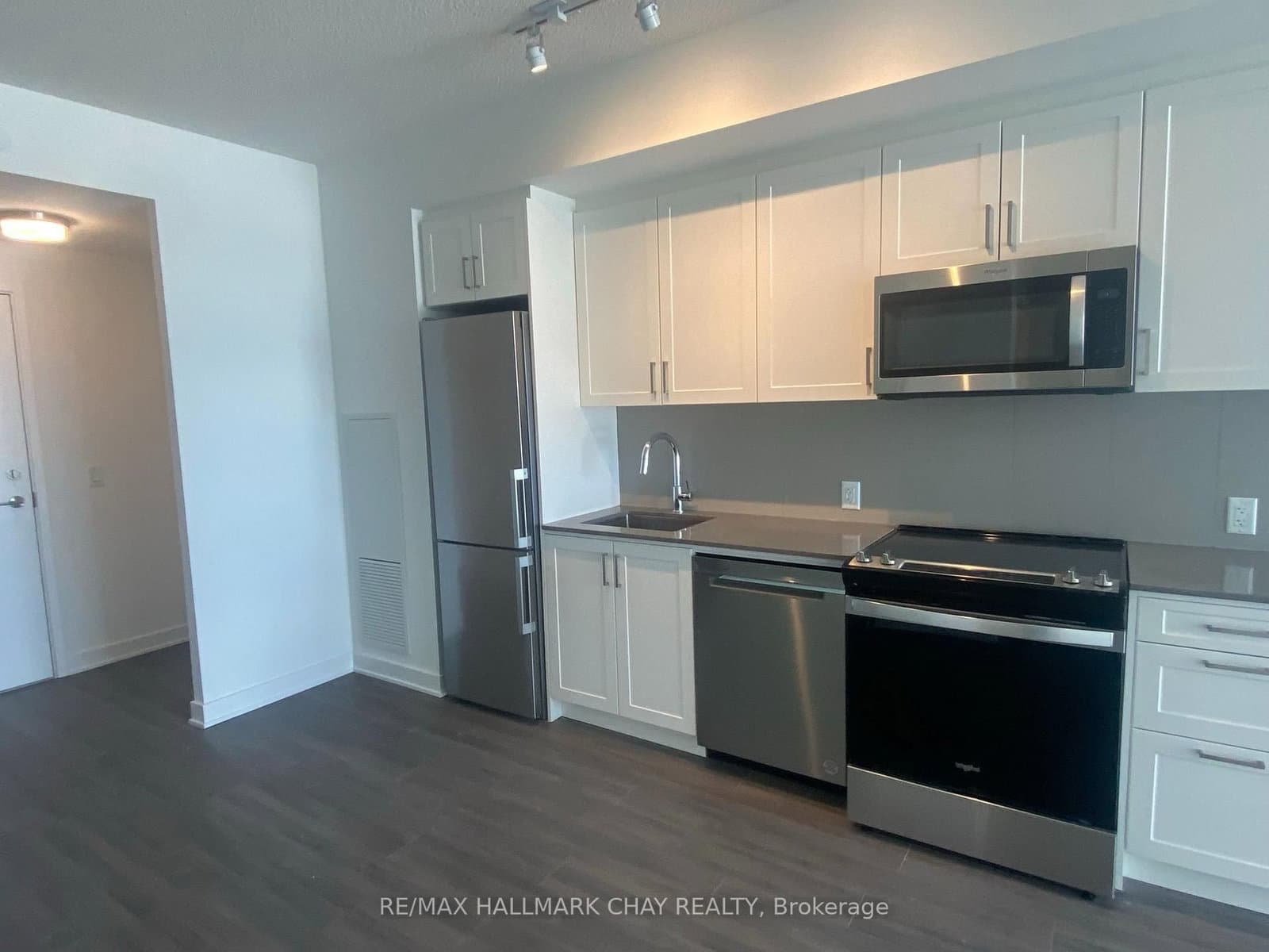681 Yonge Street, Unit 317 - Image 4
