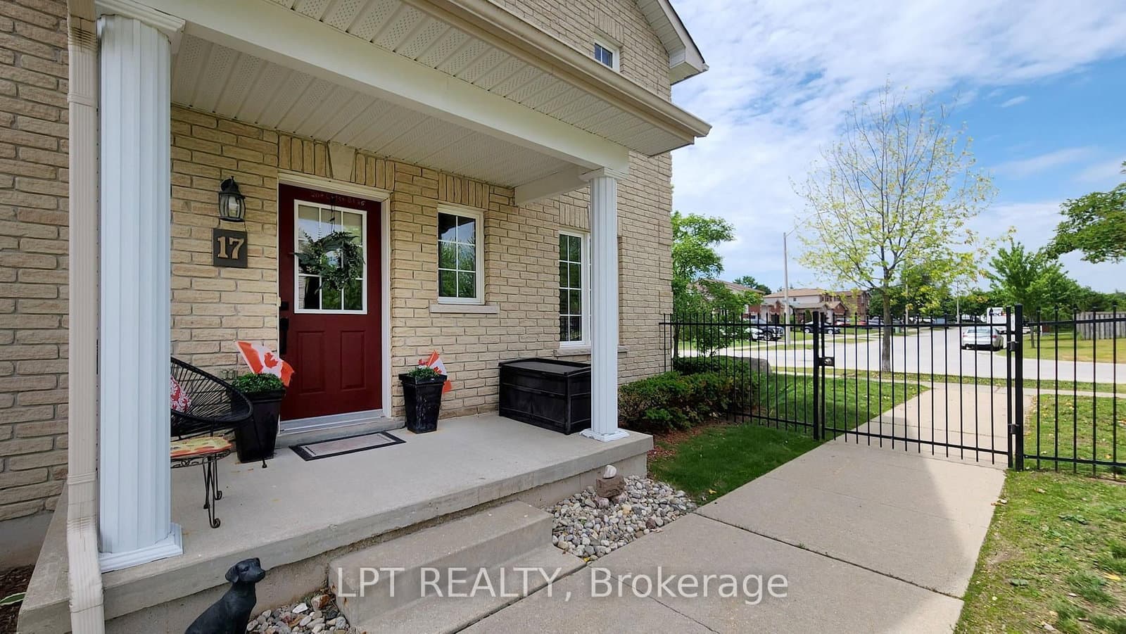 17 Silver Maple Crescent - Image 2