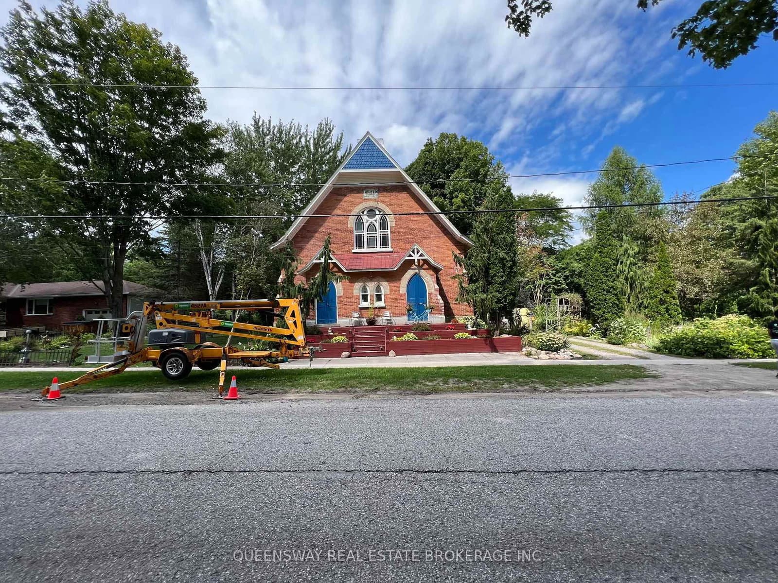 10 Mill Street W - Image 5