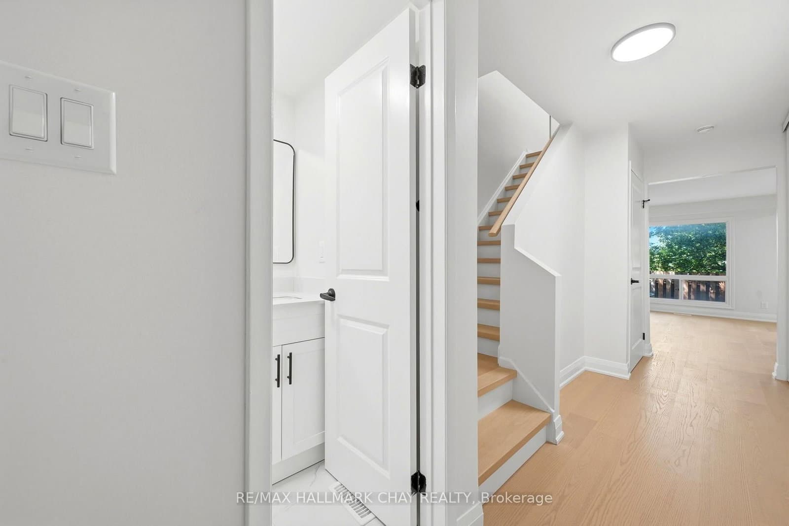 52 Adelaide Street, Unit 6 - Image 4