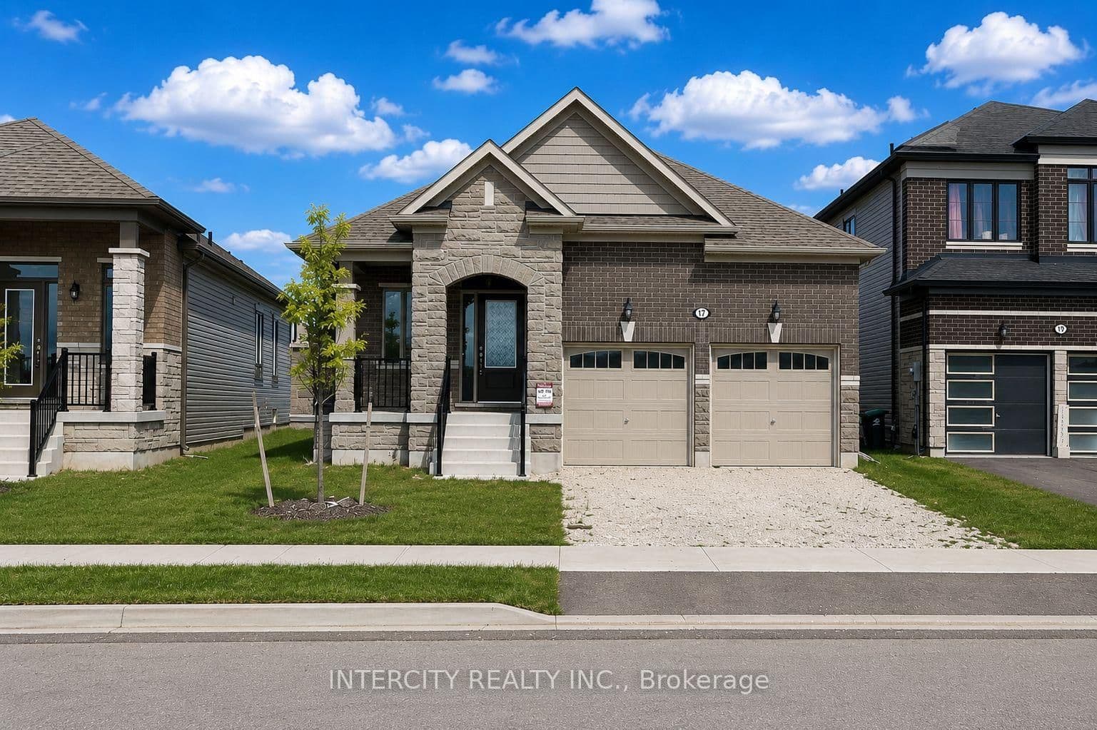 17 Union Boulevard - Image 1