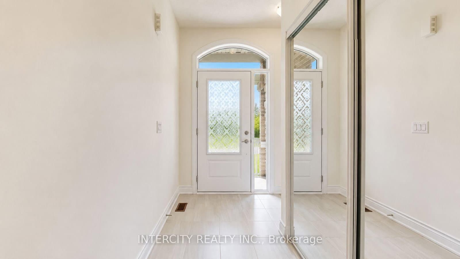 17 Union Boulevard - Image 5