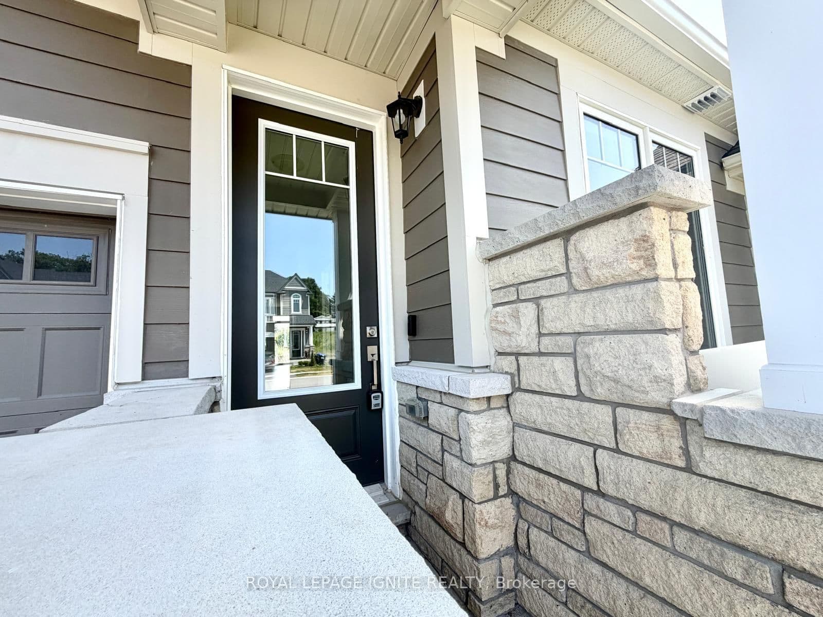 551 Hudson Street - Image 2