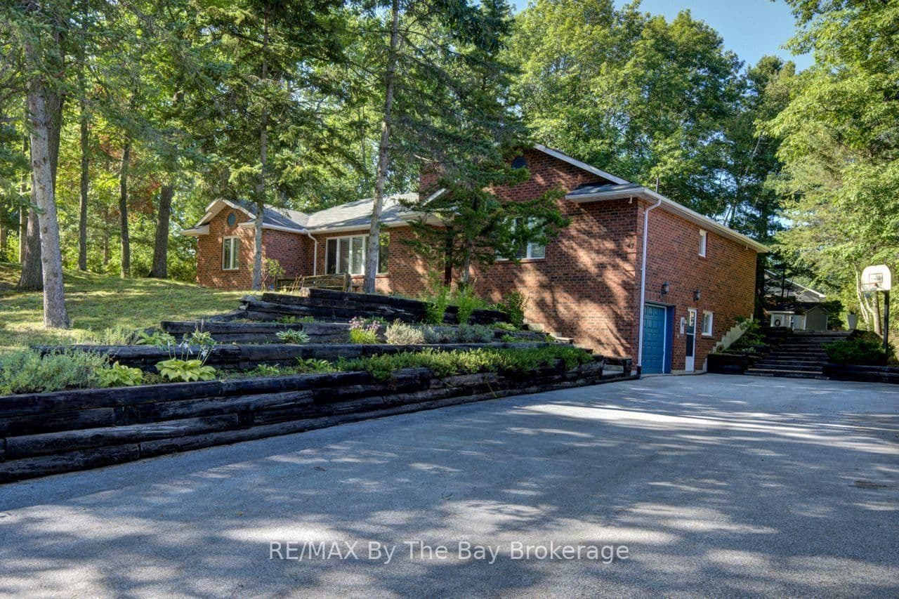 47 Birchwood Trail - Image 1