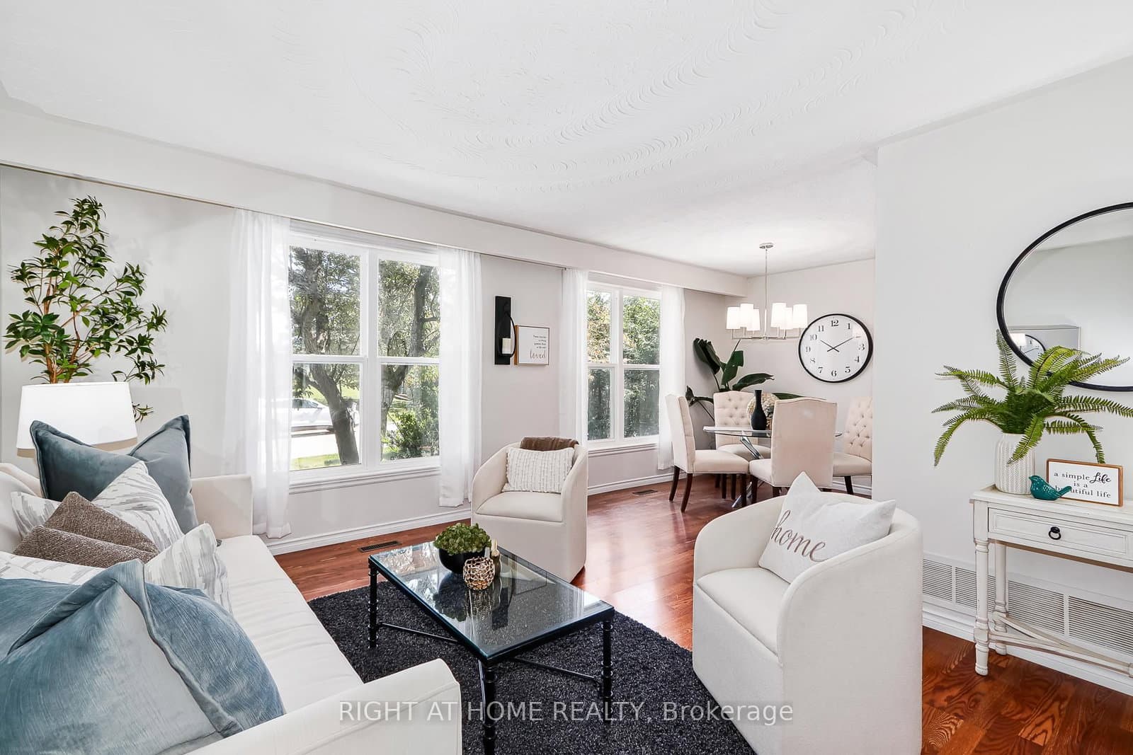 1059 Glen Mhor Crescent - Image 2