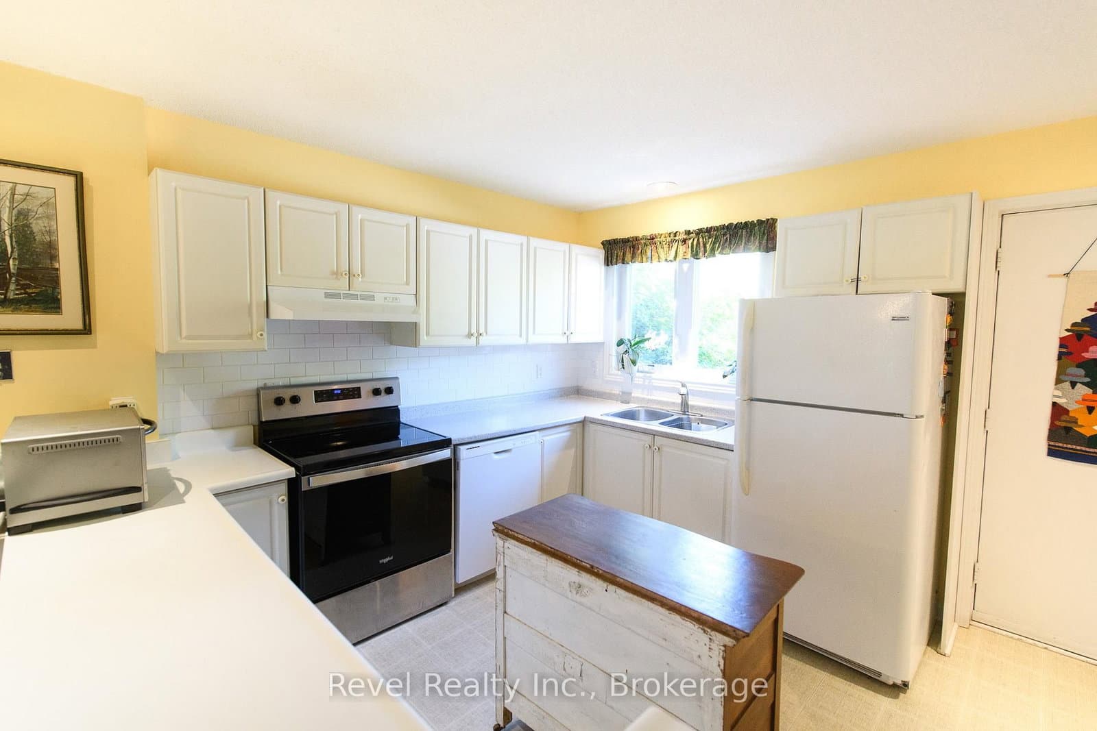 145 Fairway Crescent, Unit 51 - Image 2
