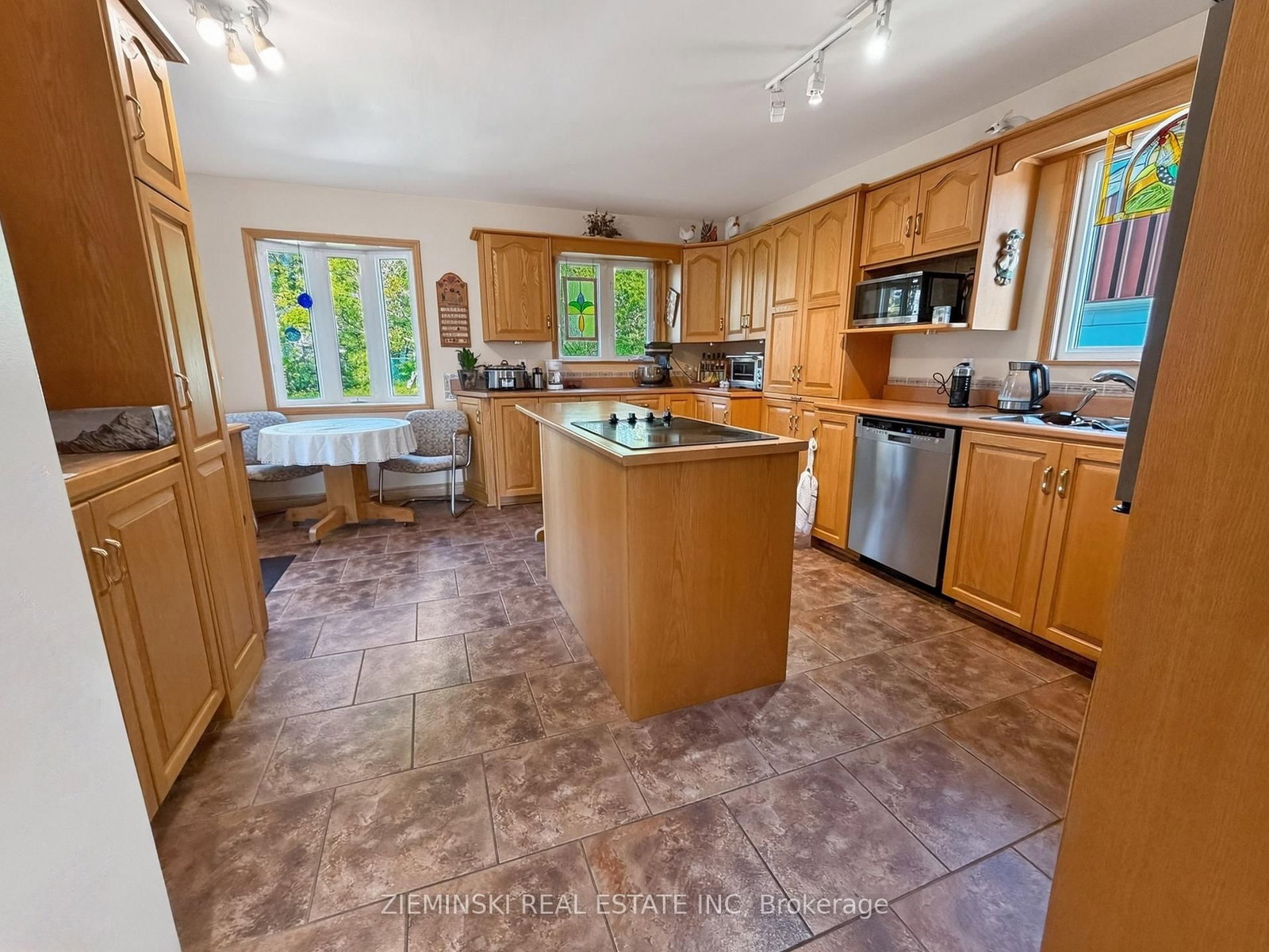 284 Fourteenth Avenue - Image 2