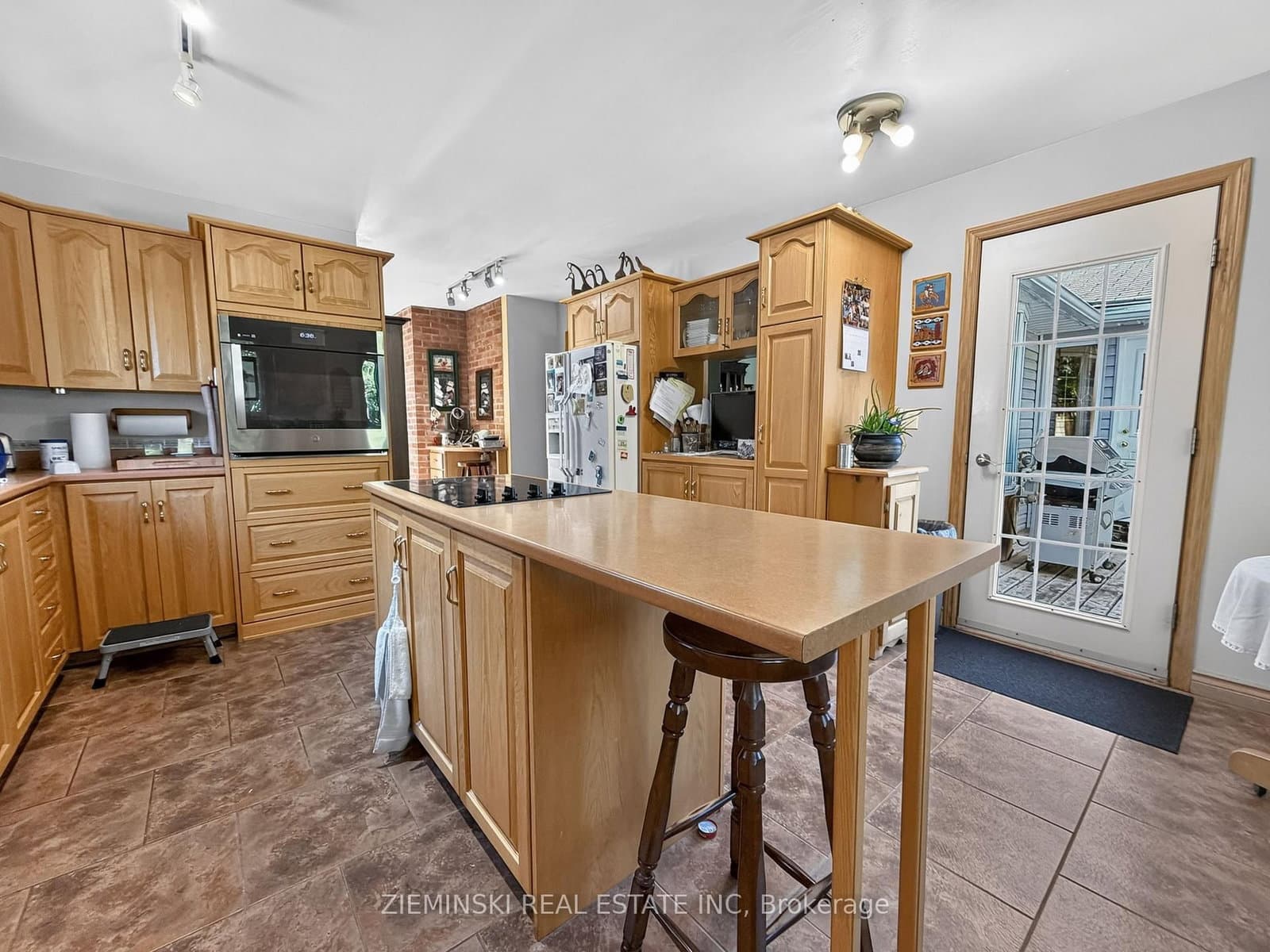 284 Fourteenth Avenue - Image 3