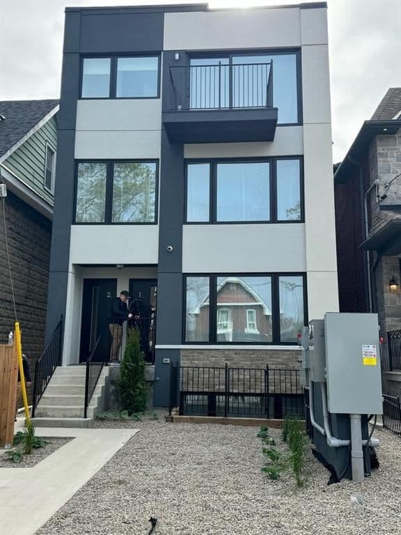 12 Batavia Avenue - Image 1