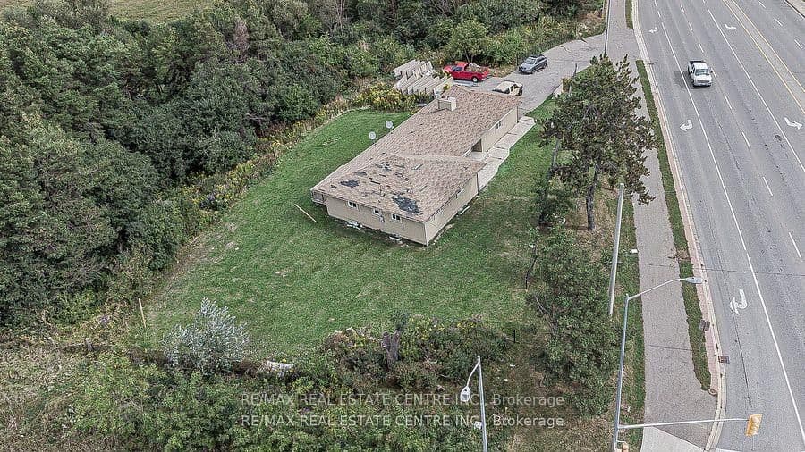 3024 Countryside Drive - Image 4